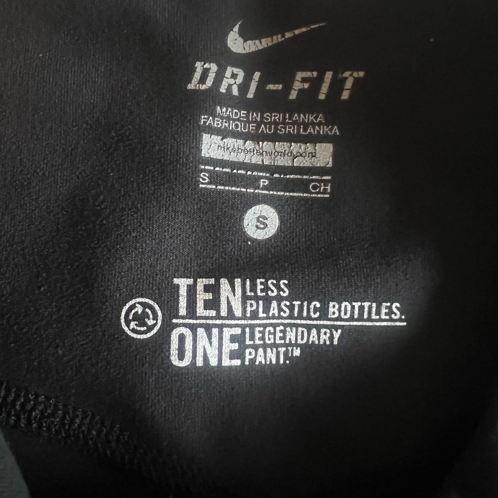 Nike Dri fit capri leggings - Picture 3 of 7